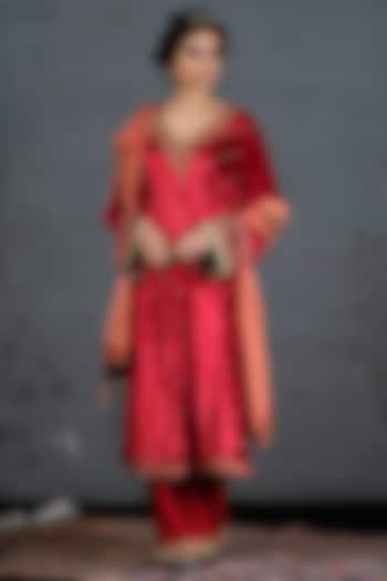 Blood Red Velvet Embroidered Kurta Set For Girls by Soniya G KIDS at Pernia's Pop Up Shop