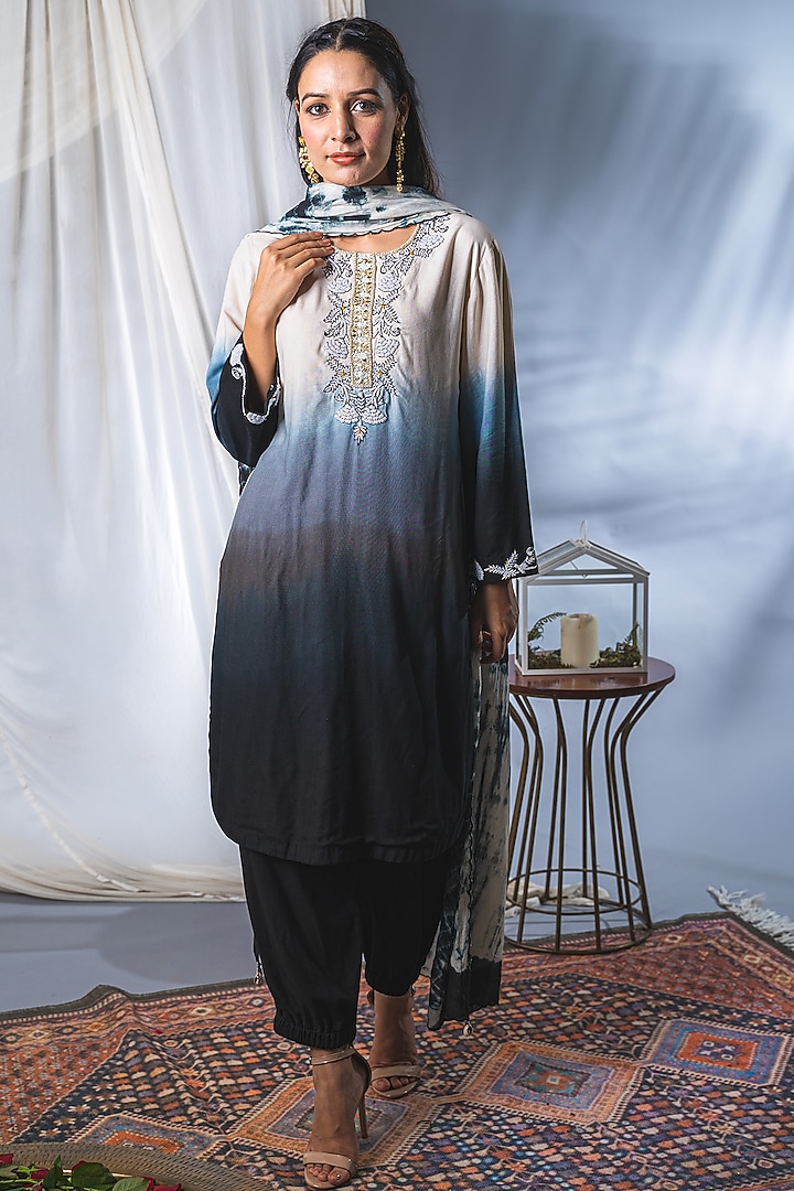 White & Blue Cotton Blend Kurta Set For Girls by Soniya G KIDS at Pernia's Pop Up Shop