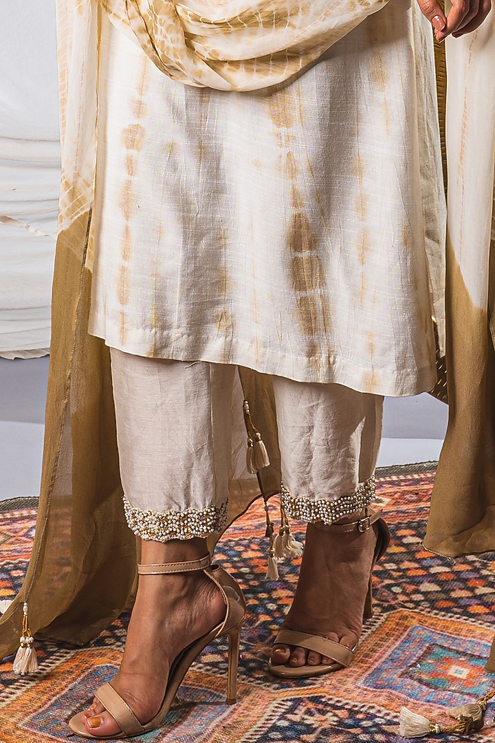 Off-White Silk Blend Kurta Set For Girls by Soniya G KIDS at Pernia's Pop Up Shop