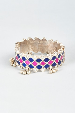 White Finish Glass-Cut Kundan Bangles (Set of 2) by Shringaaar