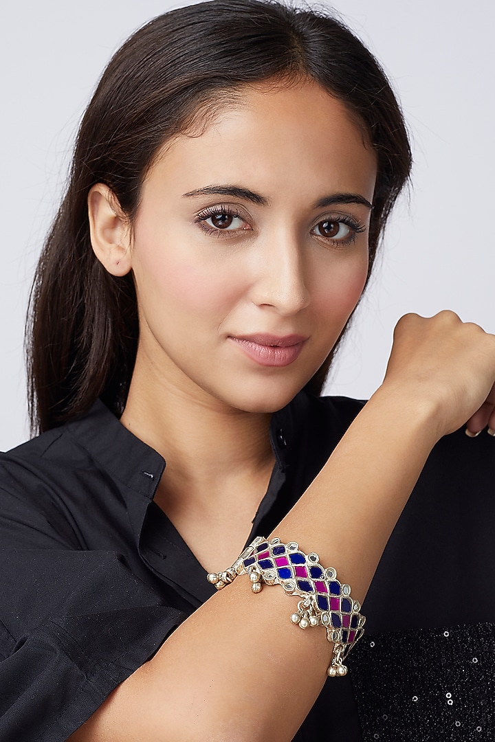 White Finish Glass-Cut Kundan Bangles (Set of 2) by Shringaaar at Pernia's Pop Up Shop