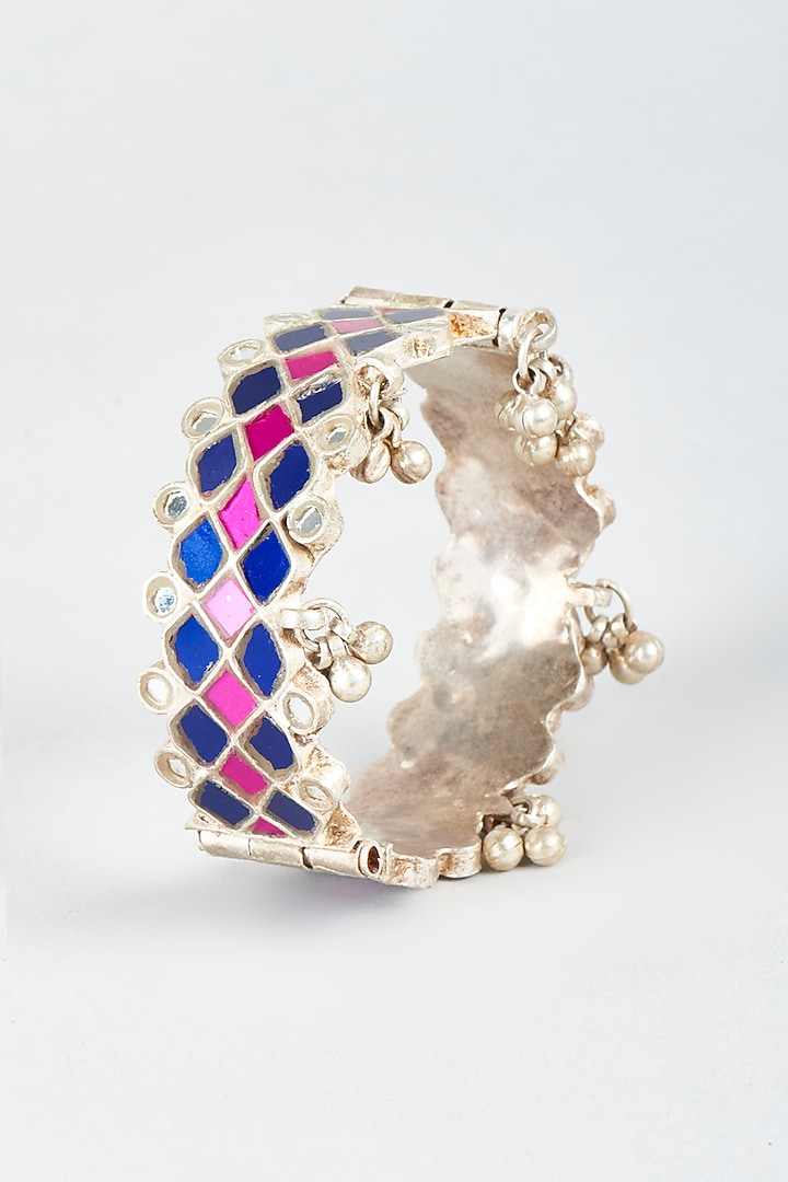 White Finish Glass-Cut Kundan Bangles (Set of 2) by Shringaaar at Pernia's Pop Up Shop