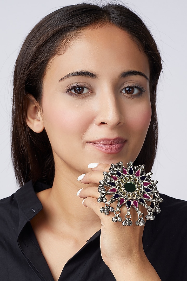 Antique Finish Glass-Cut Kundan Ring by Shringaaar at Pernia's Pop Up Shop