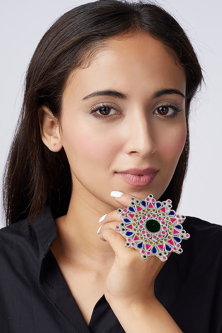 White Finish Ring With Glass Kundan by Shringaaar at Pernia's Pop Up Shop