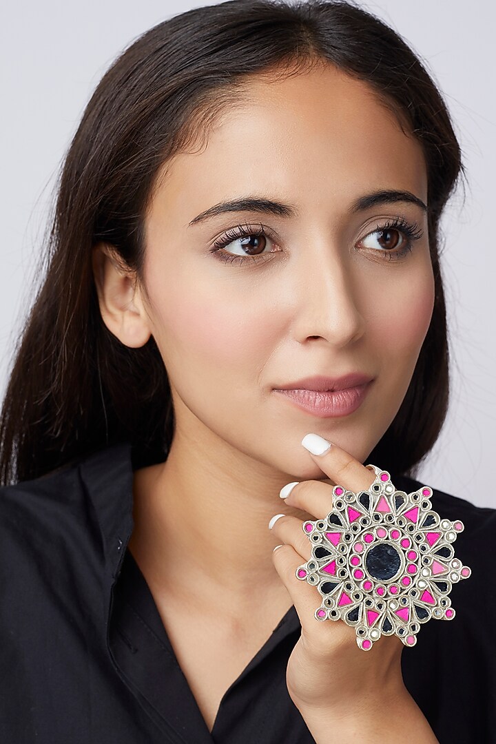 White Finish Ring With Glass Kundan by Shringaaar at Pernia's Pop Up Shop