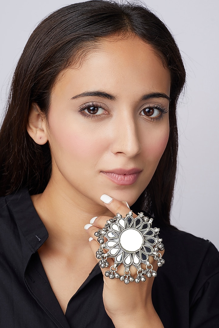 Antique Finish Ring With Glass Kundan by Shringaaar at Pernia's Pop Up Shop