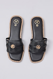 product-color-Black