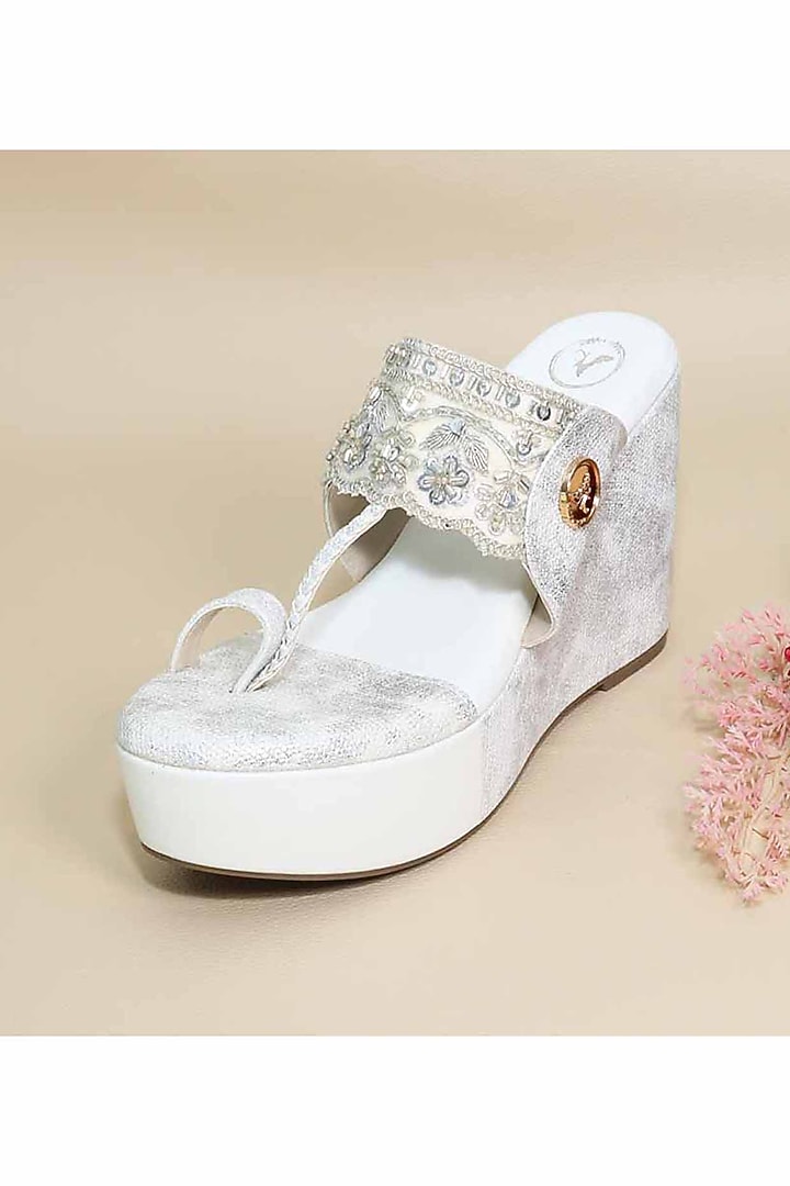White Synthetic Leather Floral Embroidered Kolhapuri Wedges by Sana K Luxurious Footwear at Pernia's Pop Up Shop
