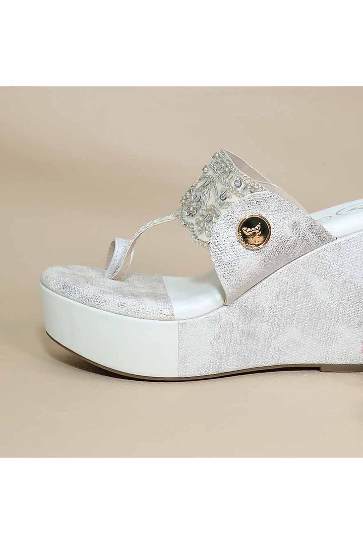 White Synthetic Leather Floral Embroidered Kolhapuri Wedges by Sana K Luxurious Footwear at Pernia's Pop Up Shop