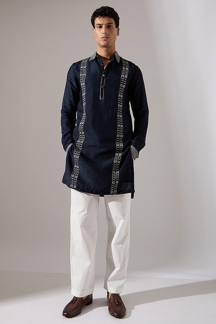 Navy Blue Raw Silk Printed & Applique Work Kurta Set by Son Of A Noble SNOB Men at Pernia's Pop Up Shop