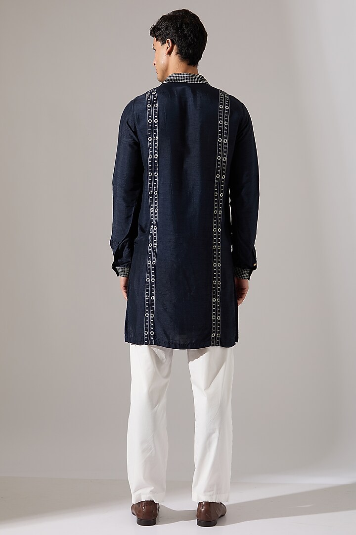 Navy Blue Raw Silk Printed & Applique Work Kurta Set by Son Of A Noble SNOB Men at Pernia's Pop Up Shop
