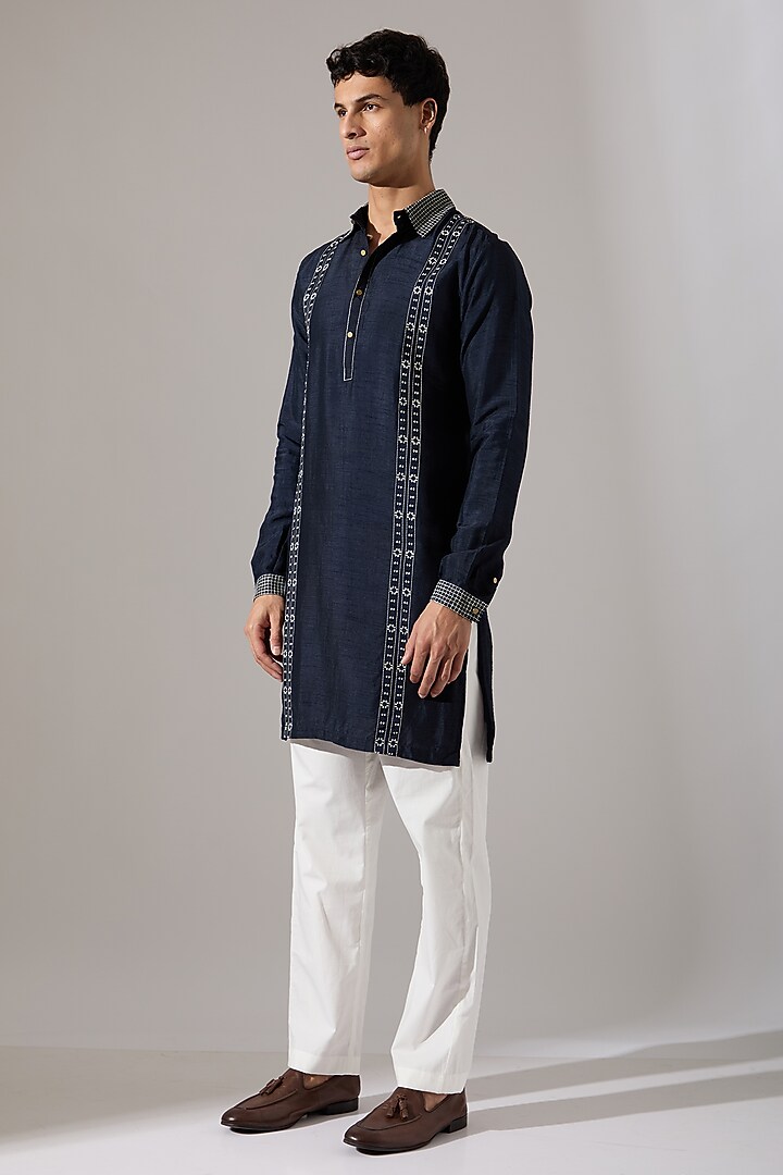 Navy Blue Raw Silk Printed & Applique Work Kurta Set by Son Of A Noble SNOB Men at Pernia's Pop Up Shop