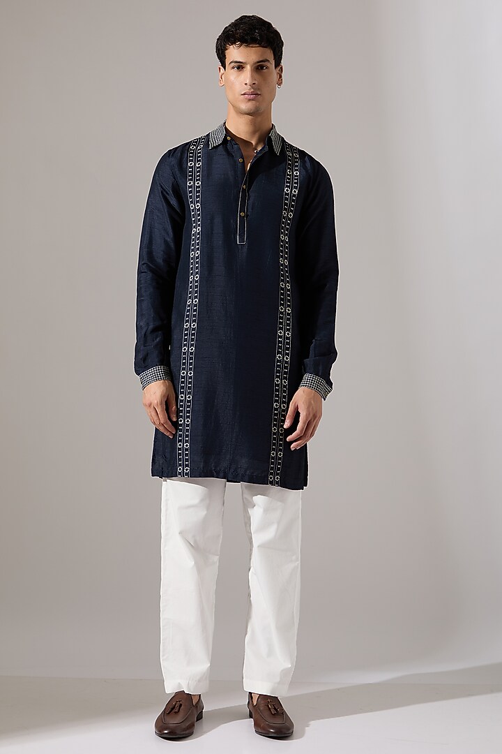 Navy Blue Raw Silk Printed & Applique Work Kurta Set by Son Of A Noble SNOB Men at Pernia's Pop Up Shop
