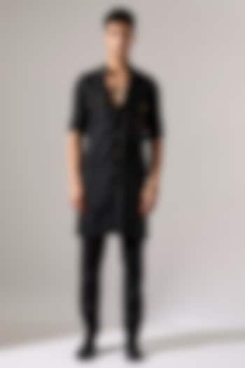 Black Linen Kurta Set by Son Of A Noble SNOB Men at Pernia's Pop Up Shop