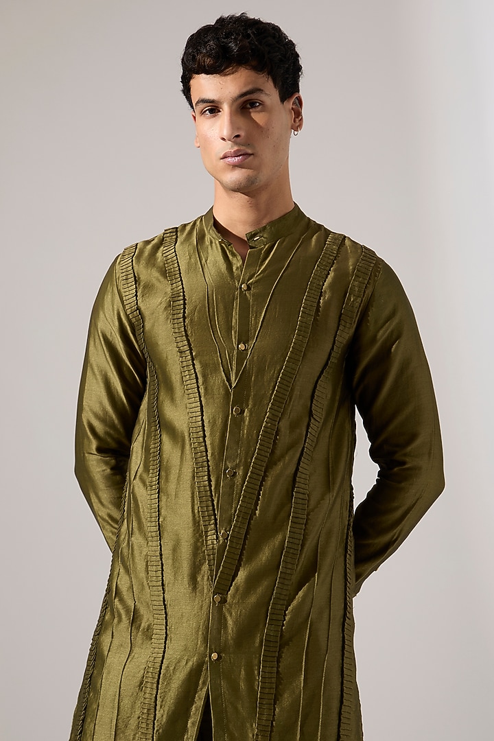 Olive Chanderi Kurta Set by Son Of A Noble SNOB Men at Pernia's Pop Up Shop