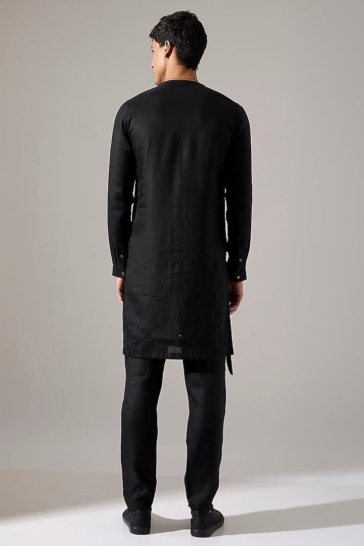 Black Linen Kurta Set by Son Of A Noble SNOB Men at Pernia's Pop Up Shop