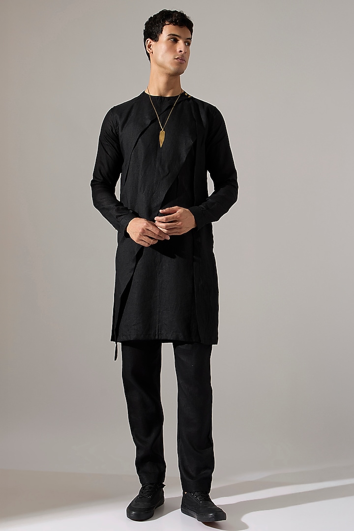 Black Linen Kurta Set by Son Of A Noble SNOB Men at Pernia's Pop Up Shop