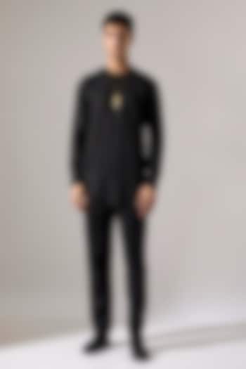 Black Linen Kurta Set by Son Of A Noble SNOB Men at Pernia's Pop Up Shop