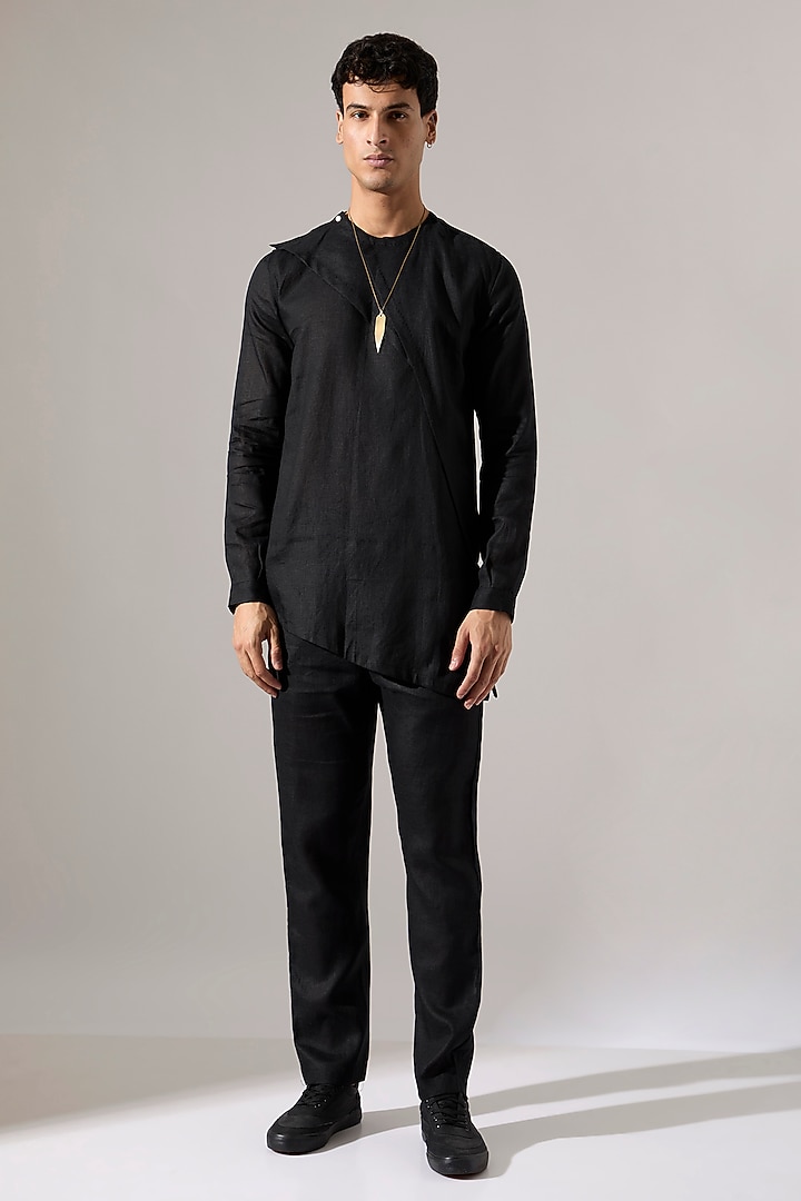 Black Linen Kurta Set by Son Of A Noble SNOB Men at Pernia's Pop Up Shop