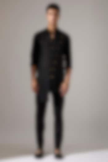 Black Linen Kurta Set by Son Of A Noble SNOB Men at Pernia's Pop Up Shop