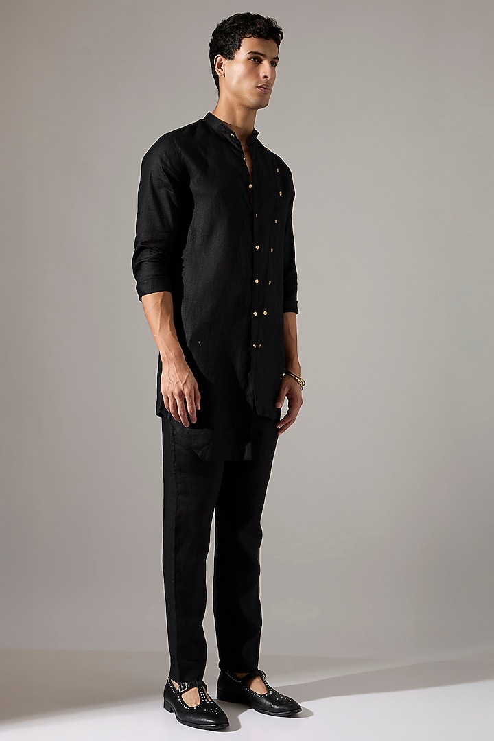 Black Linen Kurta Set by Son Of A Noble SNOB Men at Pernia's Pop Up Shop