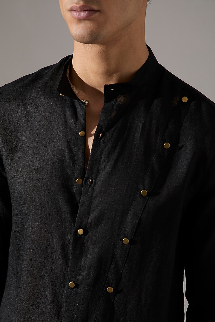 Black Linen Kurta Set by Son Of A Noble SNOB Men at Pernia's Pop Up Shop