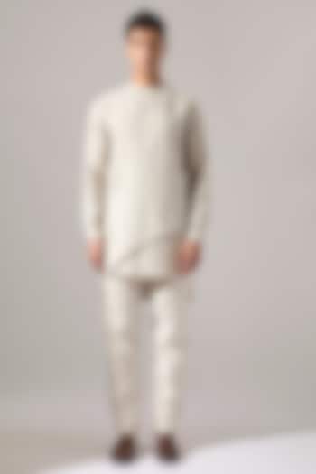 Ivory Linen Printed Kurta Set by Son Of A Noble SNOB Men at Pernia's Pop Up Shop