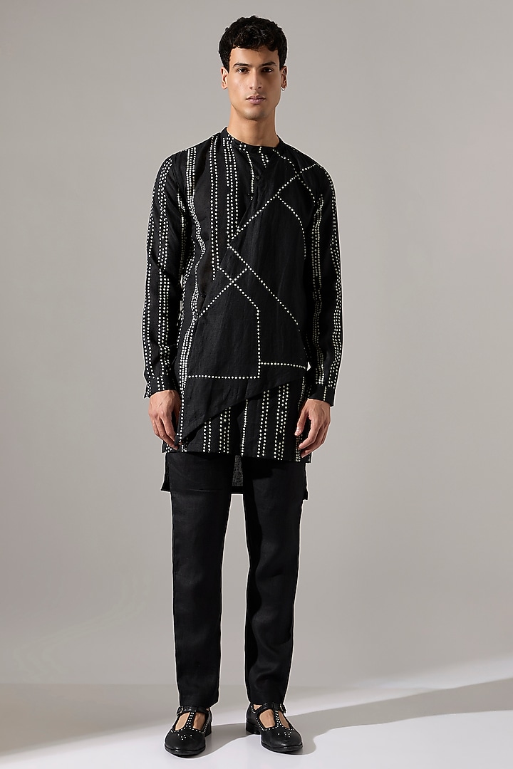 Black Linen Printed Kurta Set by Son Of A Noble SNOB Men at Pernia's Pop Up Shop
