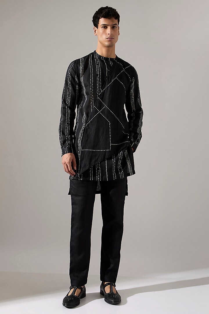 Black Linen Printed Kurta Set by Son Of A Noble SNOB Men at Pernia's Pop Up Shop