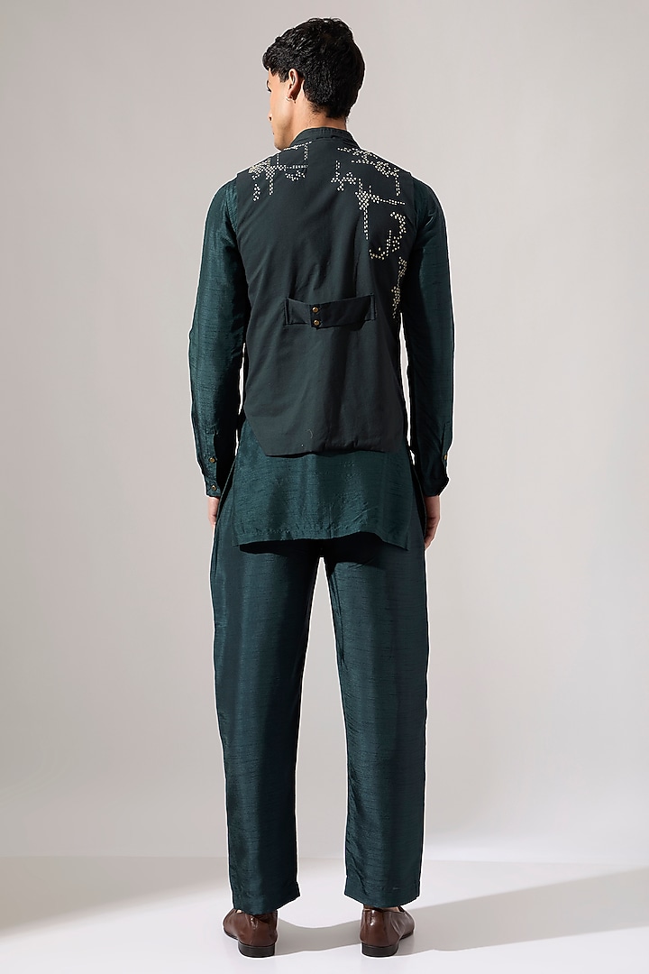 Forest Green Cotton Hand Embroidered Bundi Jacket by Son Of A Noble SNOB Men at Pernia's Pop Up Shop