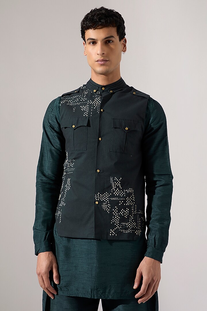 Forest Green Cotton Hand Embroidered Bundi Jacket by Son Of A Noble SNOB Men at Pernia's Pop Up Shop