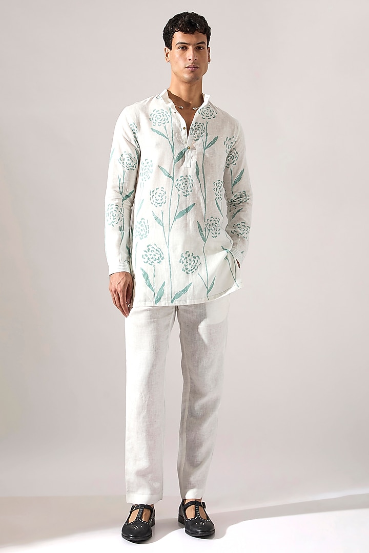 White Linen Printed Short Kurta Set by Son Of A Noble SNOB Men at Pernia's Pop Up Shop