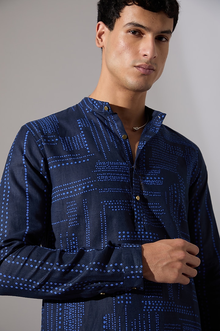 Navy Linen Printed Kurta Set by Son Of A Noble SNOB Men at Pernia's Pop Up Shop