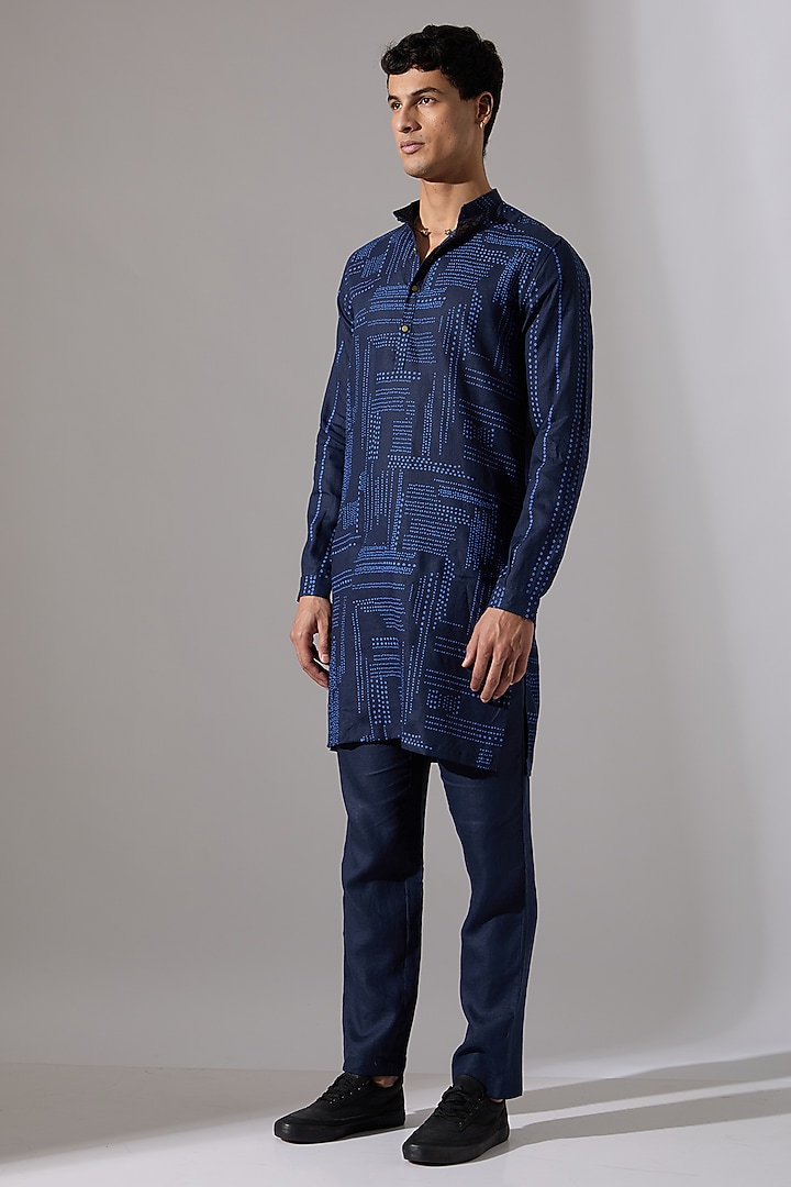 Navy Linen Printed Kurta Set by Son Of A Noble SNOB Men at Pernia's Pop Up Shop