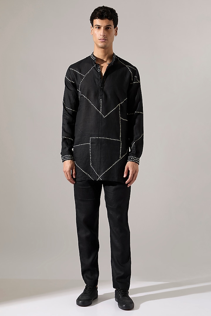 Black Linen Printed Kurta Set by Son Of A Noble SNOB Men at Pernia's Pop Up Shop