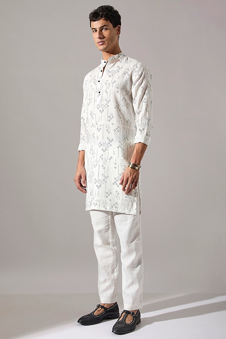 White Linen Printed Kurta Set by Son Of A Noble SNOB Men at Pernia's Pop Up Shop