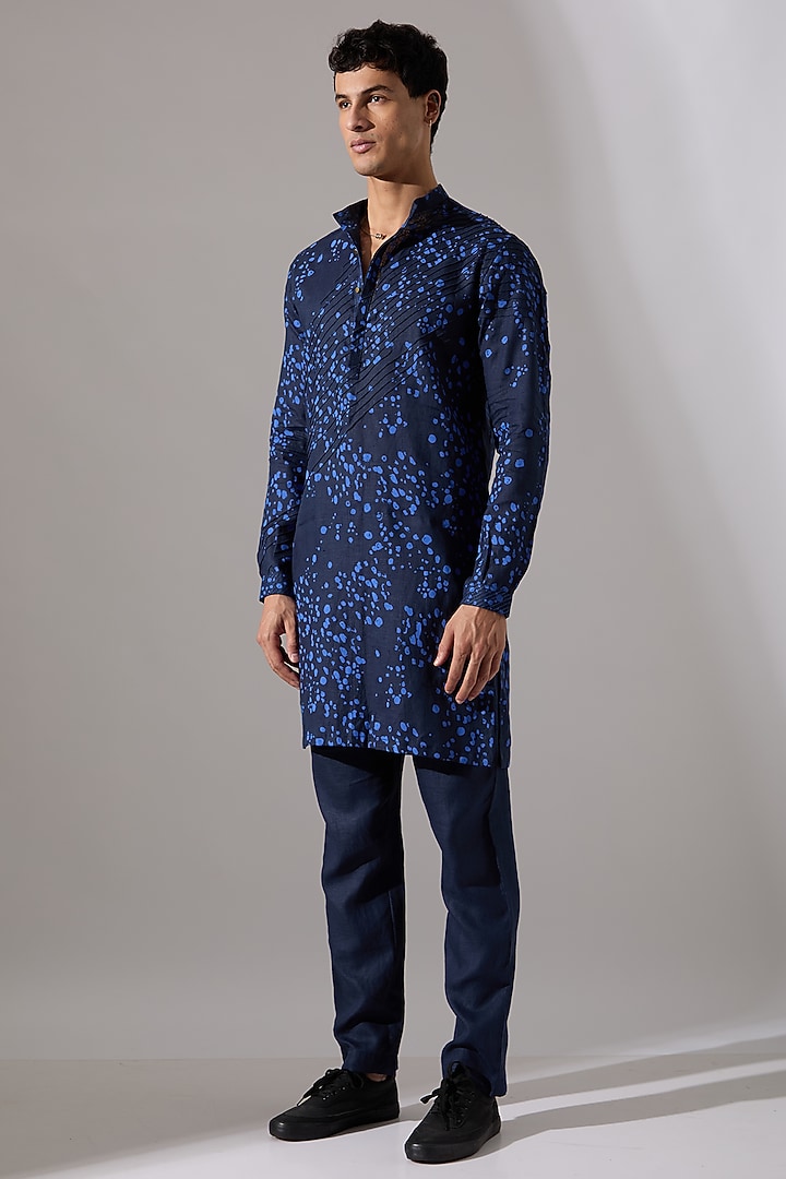 Navy Linen Printed Kurta Set by Son Of A Noble SNOB Men at Pernia's Pop Up Shop