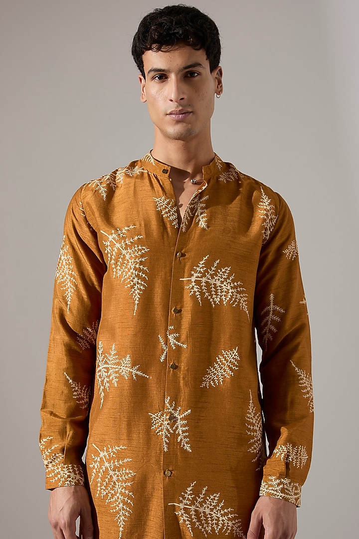 Bright Mustard Raw Silk Kurta Set by Son Of A Noble SNOB Men at Pernia's Pop Up Shop