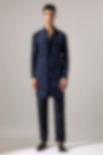 Navy Raw Silk Printed Kurta Set by Son Of A Noble SNOB Men at Pernia's Pop Up Shop