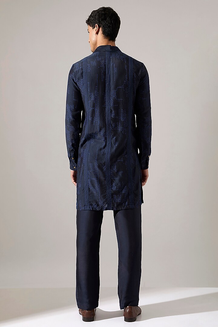 Navy Raw Silk Printed Kurta Set by Son Of A Noble SNOB Men at Pernia's Pop Up Shop