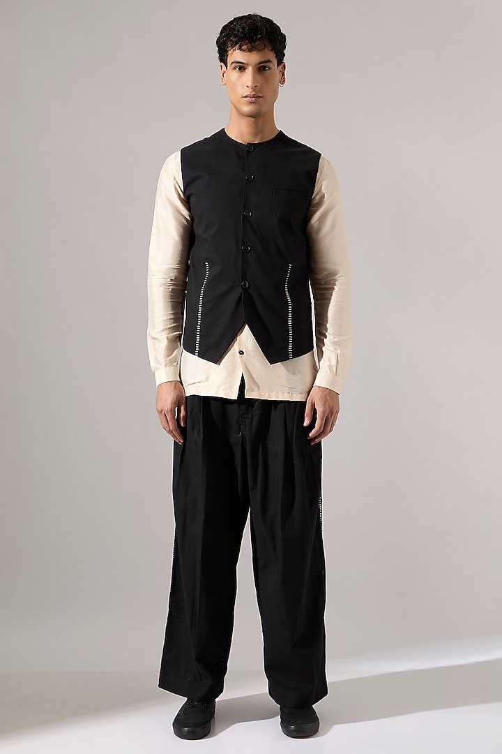 Black Raw Silk & Cotton Threadwork Bundi Jacket Set by Son Of A Noble SNOB Men at Pernia's Pop Up Shop