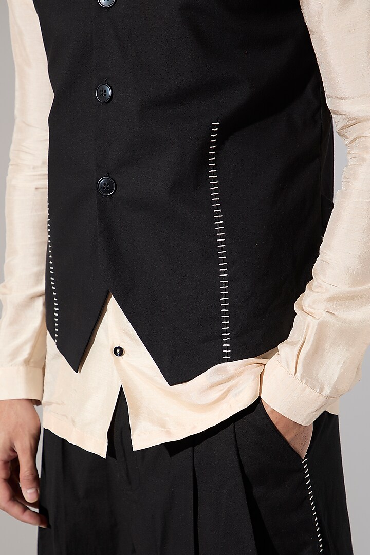 Black Raw Silk & Cotton Threadwork Bundi Jacket Set by Son Of A Noble SNOB Men at Pernia's Pop Up Shop