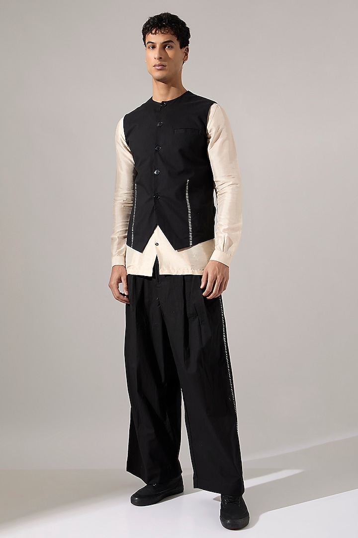 Black Raw Silk & Cotton Threadwork Bundi Jacket Set by Son Of A Noble SNOB Men at Pernia's Pop Up Shop