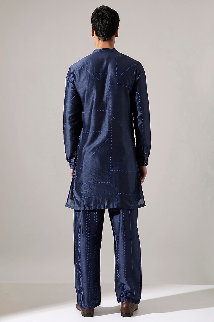 Navy Chanderi Printed Kurta Set by Son Of A Noble SNOB Men at Pernia's Pop Up Shop
