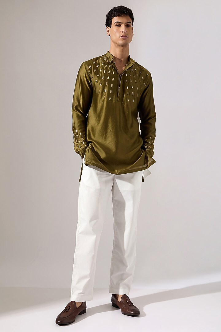 Olive Chanderi Hand Embroidered Kurta Set by Son Of A Noble SNOB Men at Pernia's Pop Up Shop
