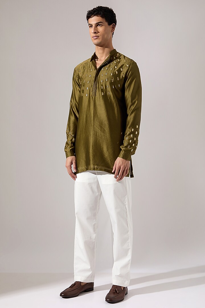 Olive Chanderi Hand Embroidered Kurta Set by Son Of A Noble SNOB Men at Pernia's Pop Up Shop