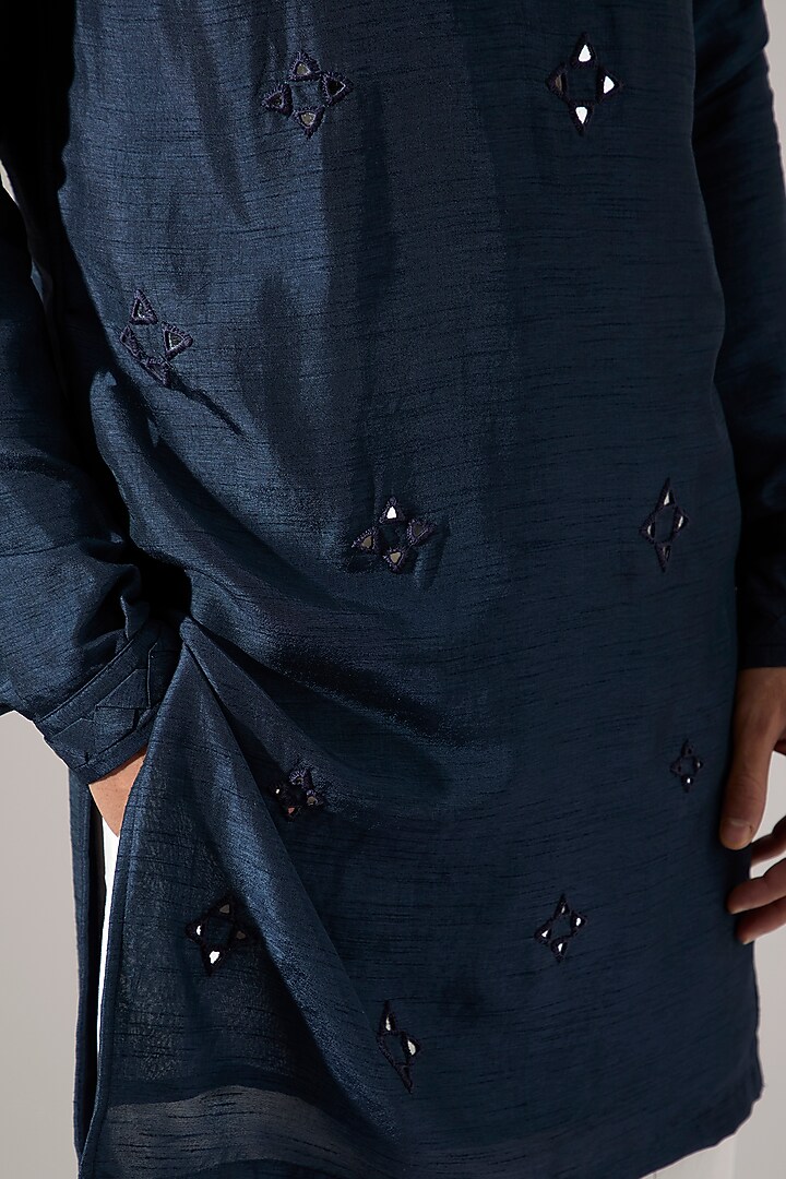 Navy Raw Silk Hand Embroidered Kurta Set by Son Of A Noble SNOB Men at Pernia's Pop Up Shop
