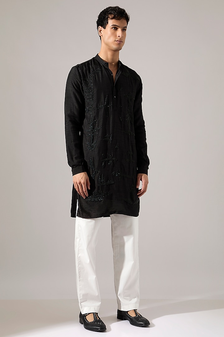 Black Raw Silk Hand Embroidered Kurta Set by Son Of A Noble SNOB Men at Pernia's Pop Up Shop