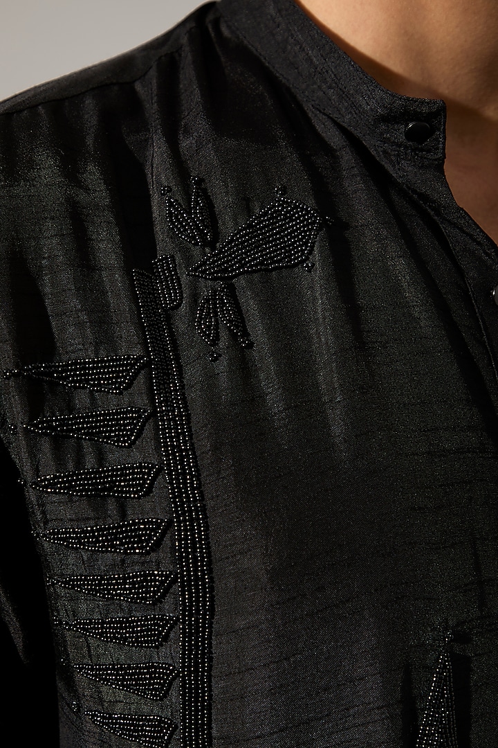 Black Raw Silk Hand Embroidered Kurta Set by Son Of A Noble SNOB Men at Pernia's Pop Up Shop