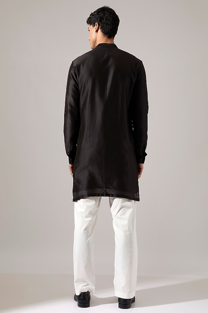 Black Chanderi Hand Embroidered Kurta Set by Son Of A Noble SNOB Men at Pernia's Pop Up Shop